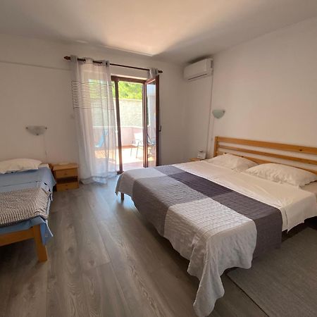 Apartments Lungomare Pula Exterior foto