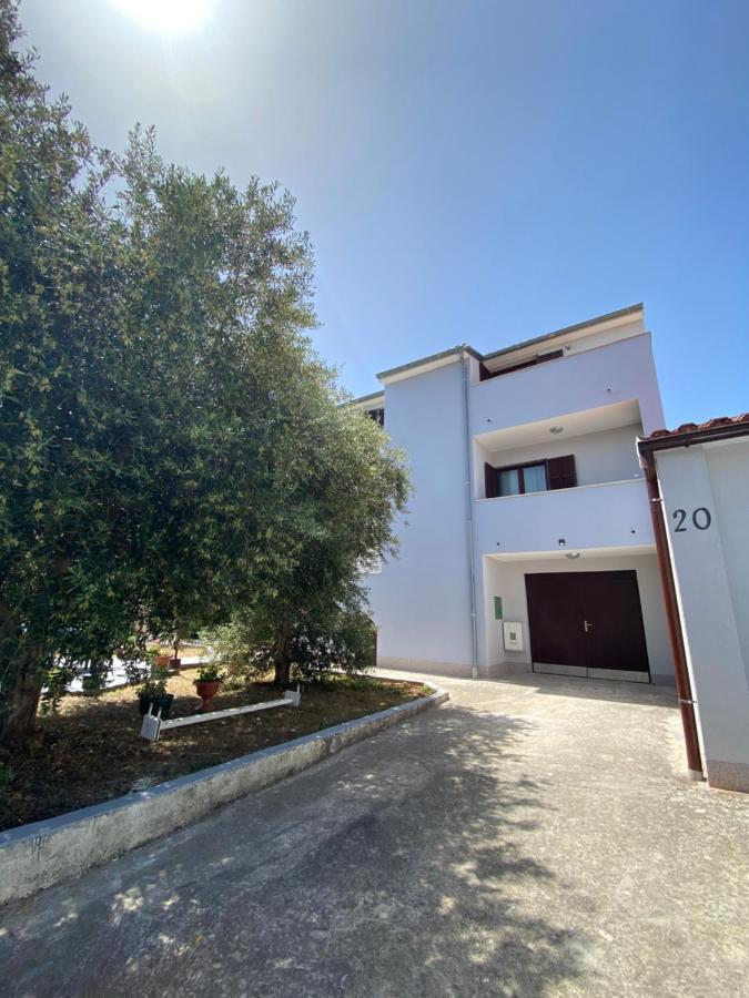 Apartments Lungomare Pula Exterior foto