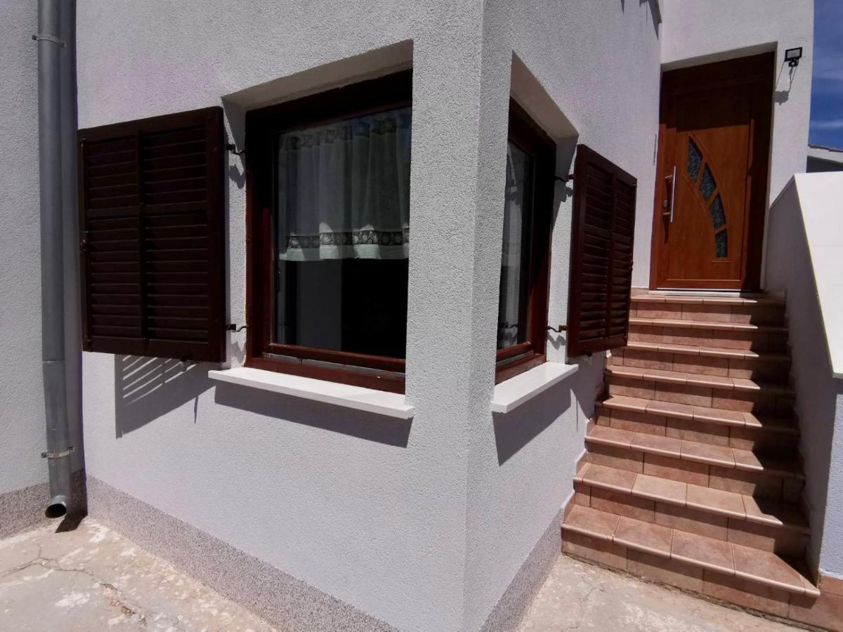Apartments Lungomare Pula Exterior foto