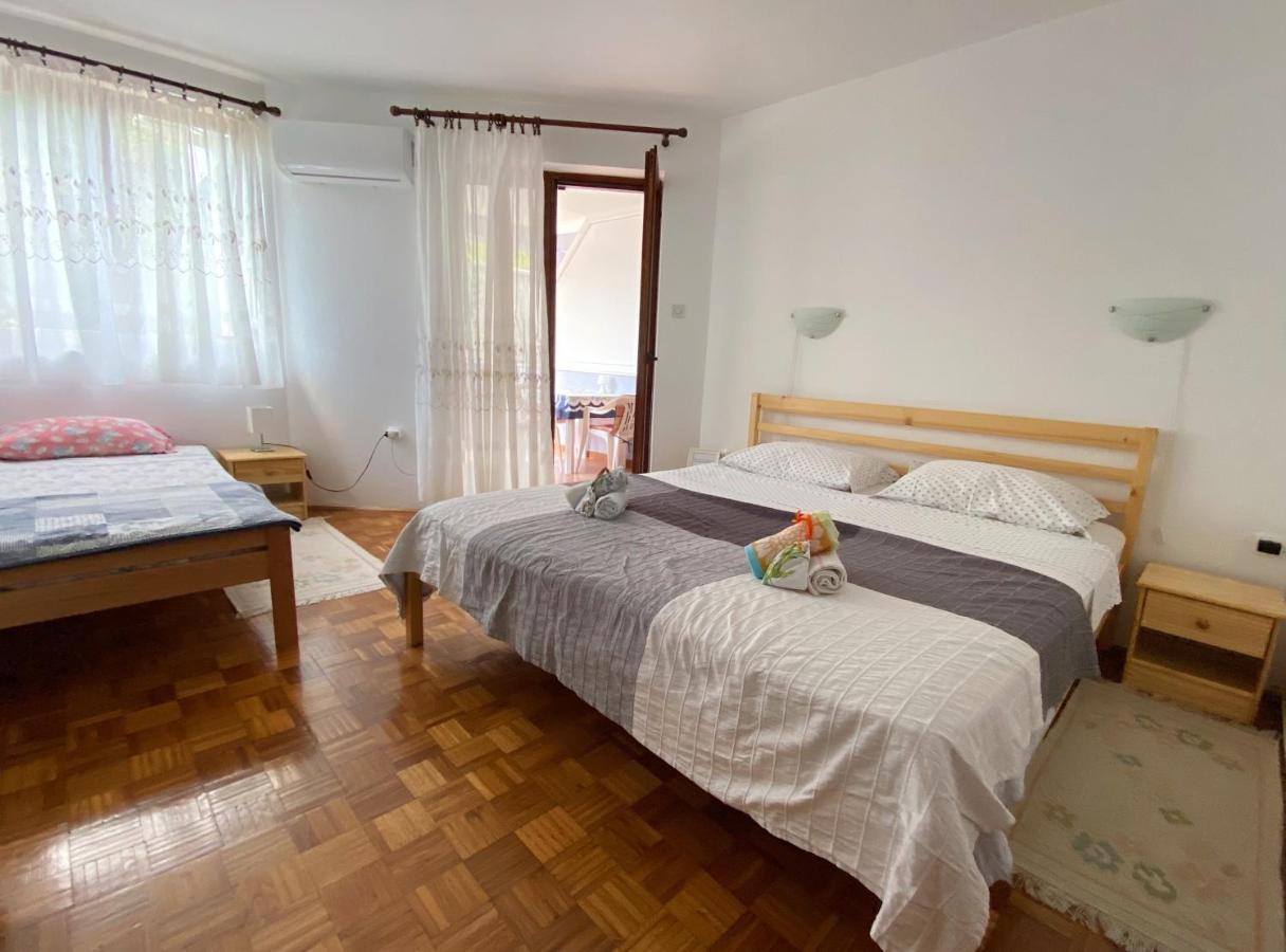 Apartments Lungomare Pula Exterior foto