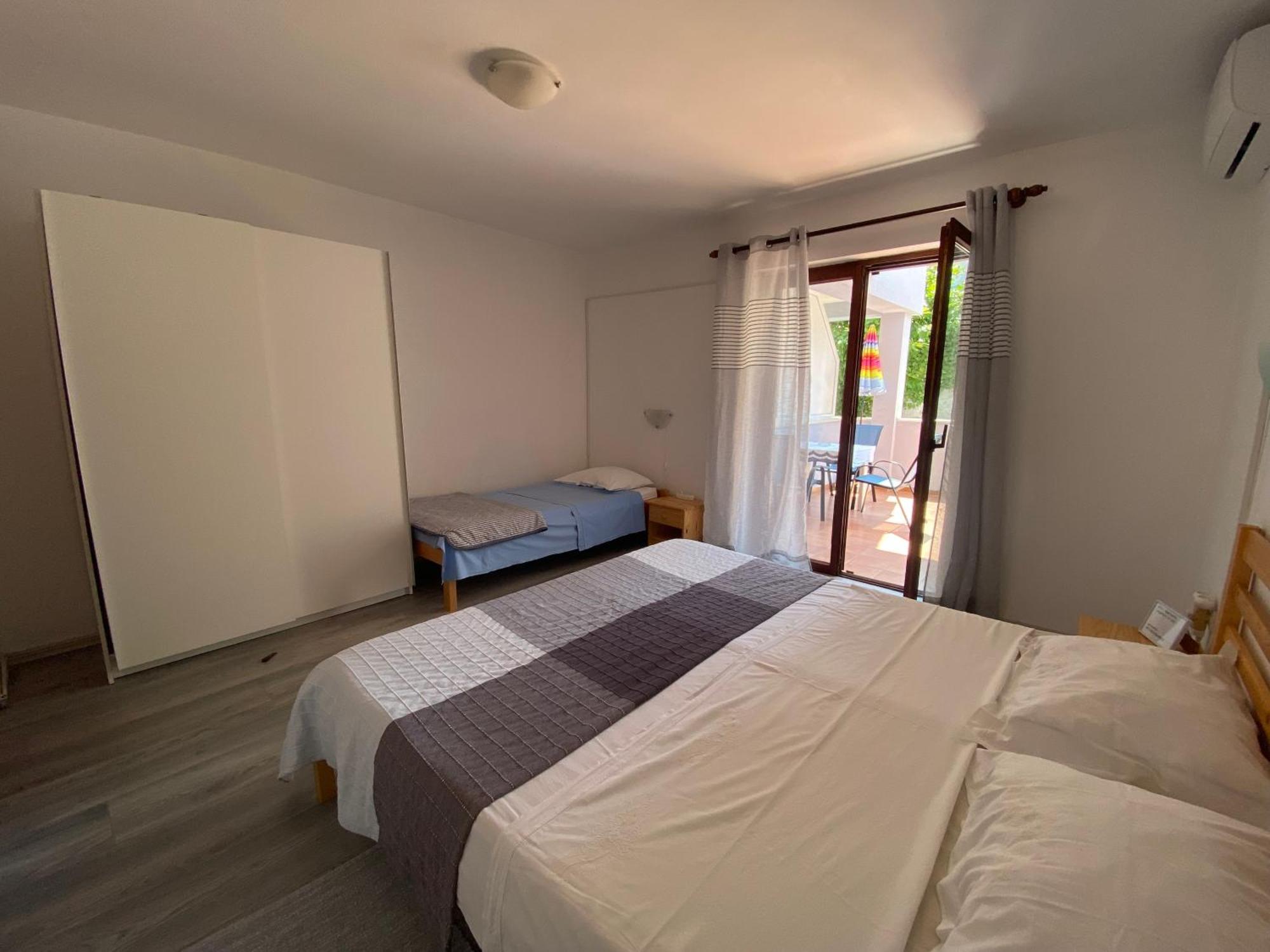 Apartments Lungomare Pula Exterior foto